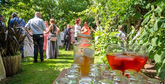 Dagfeest in de botanische tuin van De Letterhoeve